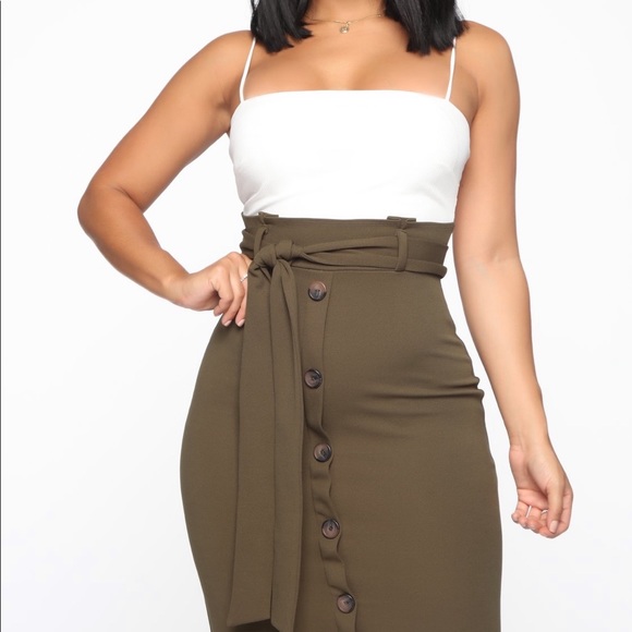 Favorite Memory MIDI Dress - Picture 2 of 10